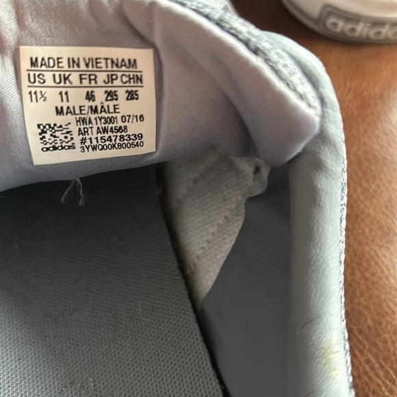 Adidas sneakers - Picture 6 of 6